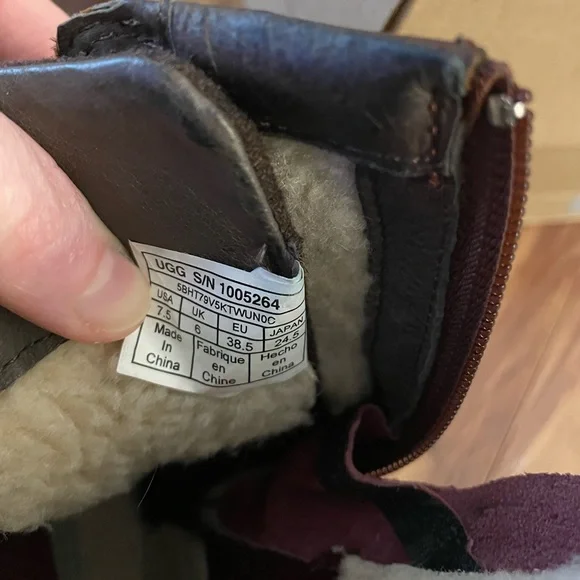 UGG Kesey Boots - waterproof and Sherpa lined combat boots - Picture 3 of 12